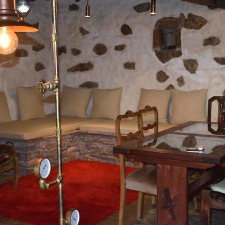 Μικρή Πέτρινη Μεζονέτα 2 Villa Lílaia Dış mekan fotoğraf