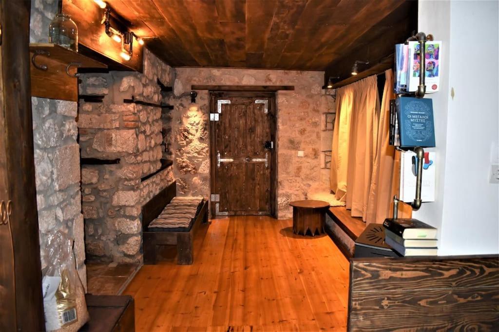 Μικρή Πέτρινη Μεζονέτα 2 Villa Lílaia Dış mekan fotoğraf