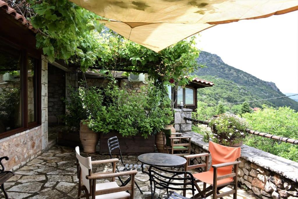 Μικρή Πέτρινη Μεζονέτα 2 Villa Lílaia Dış mekan fotoğraf