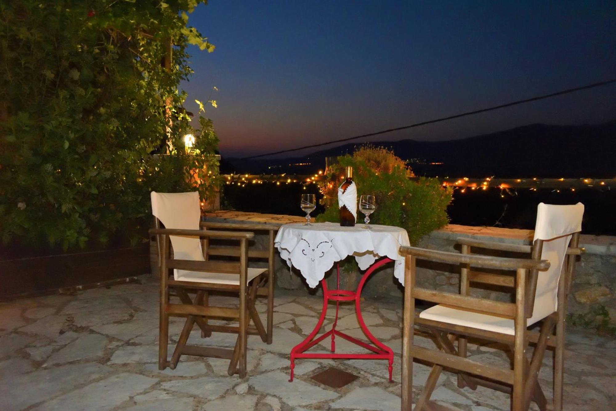 Μικρή Πέτρινη Μεζονέτα 2 Villa Lílaia Dış mekan fotoğraf